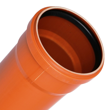 оранжевая пластиковая труба